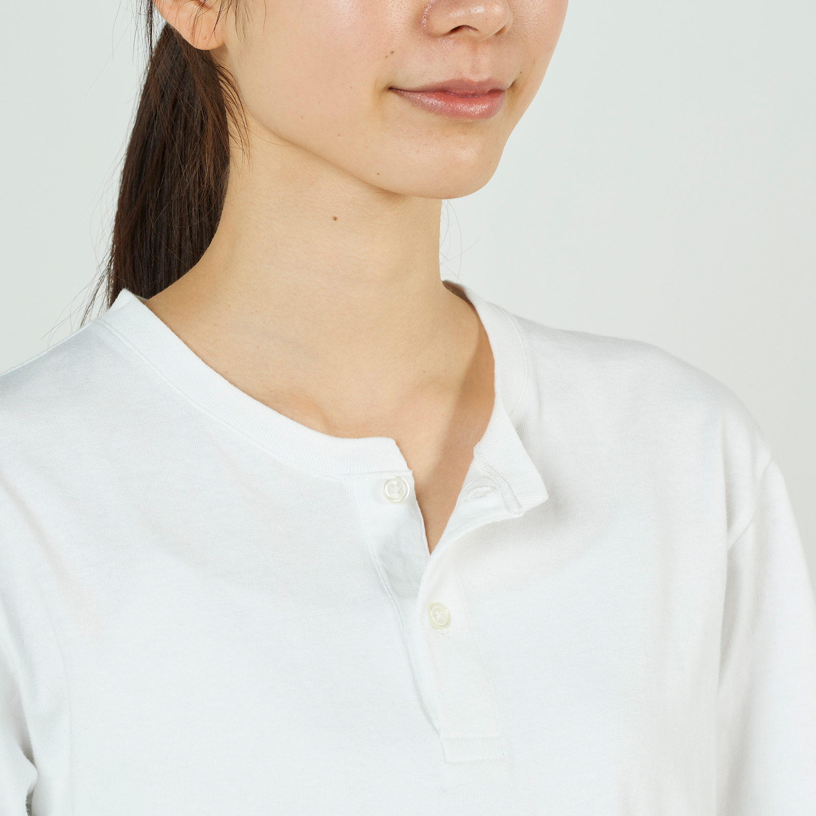 5.6オンス ヘビーウェイトヘンリーネックTシャツ【00104-CHN】